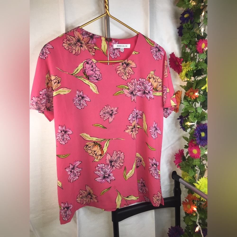 Rose & Olive | Women’s Pink w/Floral Pattern Short Sleeves Blouse Top